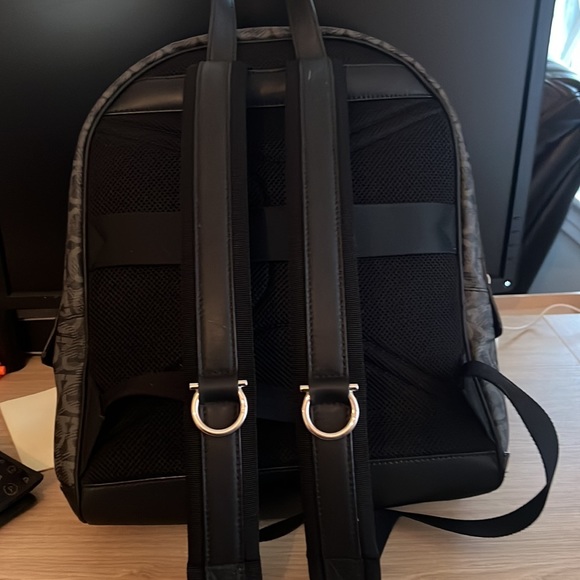 Men’s Salvatore Ferragamo Gancini Backpack-Impeccable Condition - Picture 3 of 3